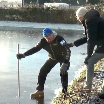 Screenshot 2022-12-15 at 12.51.05 (1) Wordt het ijs dik genoeg? IJsmeester René Segers peilt de toestand