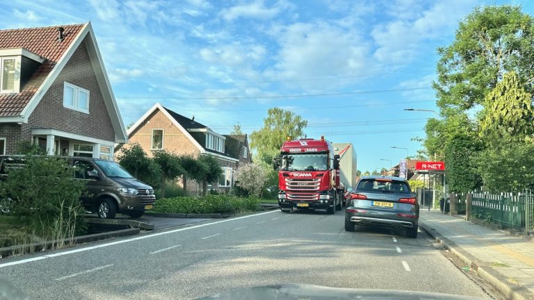 Asfaltreparaties aan het Lint en de Van Beekstraat