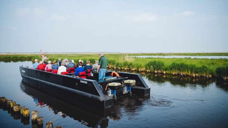 Fiets-Vaarexcursie ’Varen, Trappen en Happen door Landsmeer’