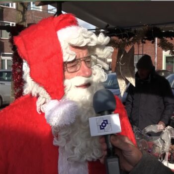 Kerstmarkt in Landsmeer? Nee, maar wel een kerstsfeer op de vrijdagmarkt