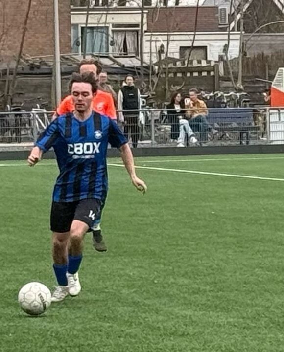 Onvolledig Purmerland strijdend ten onder tegen de nummer 2