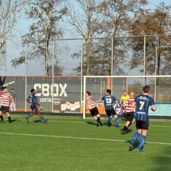 Purmerland speelt Sporting Krommenie volledig van de mat