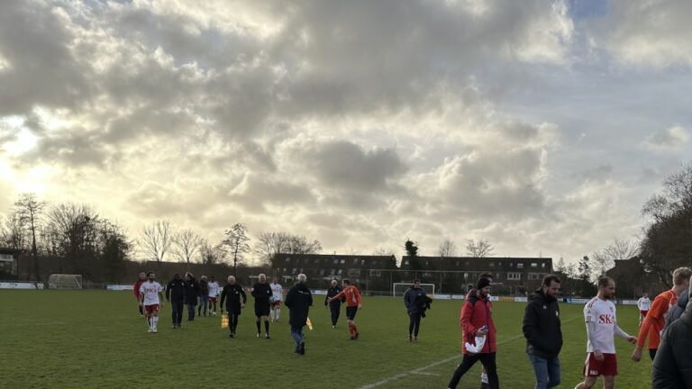 Donkere wolken pakken zich samen boven IVV