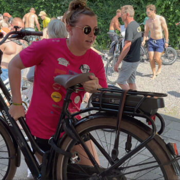 Zwembadpersoneel en organisatie meerkamp slagen voor stresstest na ongelukkige val deelnemer