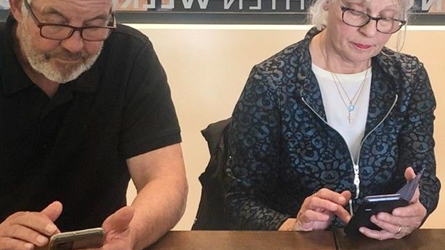 Digitaal handig worden op je smartphone in de Bibliotheek Landsmeer