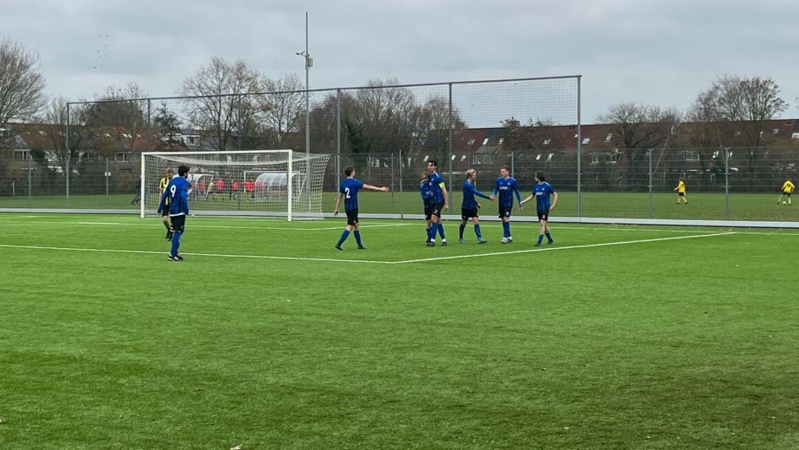 Purmerland houdt met 10 man stand en wint van Koedijk