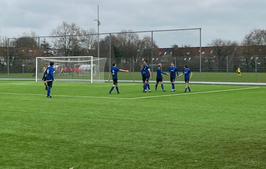 Purmerland houdt met 10 man stand en wint van Koedijk