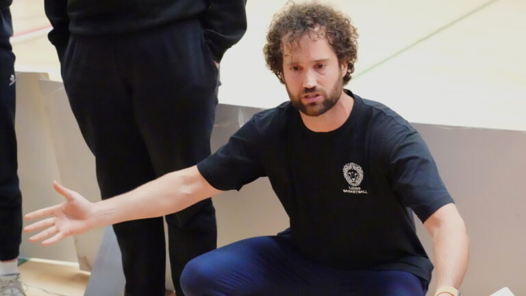 Ruime winst TopKip Lions stelt coach Yorrick Creighton niet tevreden