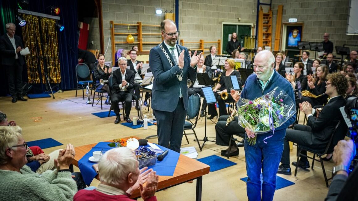 Zilveren Zwaan voor Jaap Jongewaard-10 Eendracht