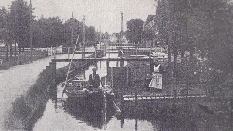 Herstel kademuren wegsloten