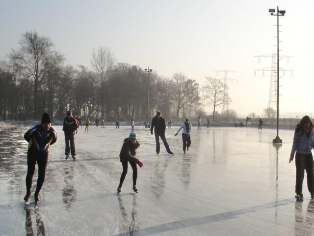 1899 IJsclub Hard Gaat Ie [video]