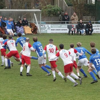 Vrije trap IVV - Kampong 2 IVV bekert verder na knappe zege op Kampong 2