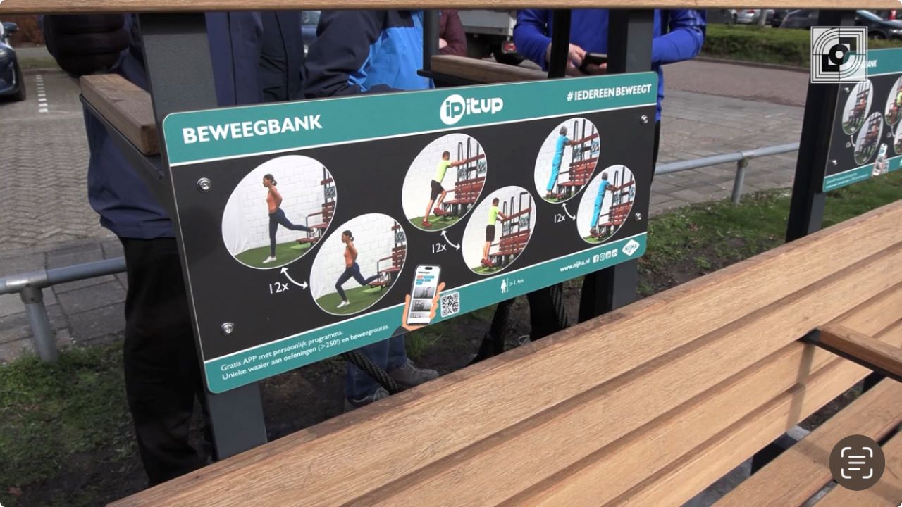 Landsmeer breidt voorzieningen voor ouderen uit met beweegbank en jeu-de-boulesbaan