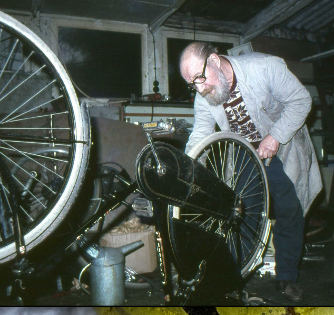 1918-1984 Bram Schaut, verzetsstrijder en fietsenmaker