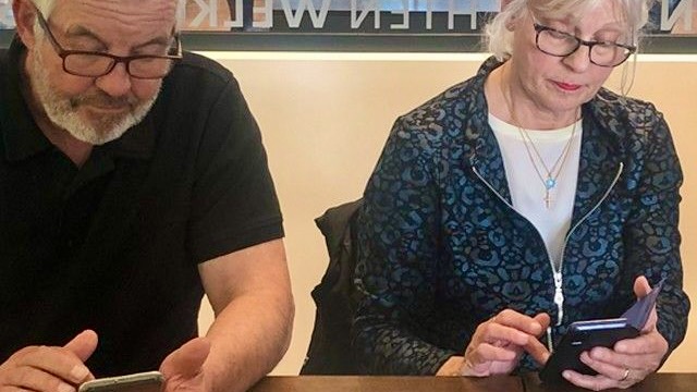 Digitaal handig worden op je smartphone in de Bibliotheek Landsmeer