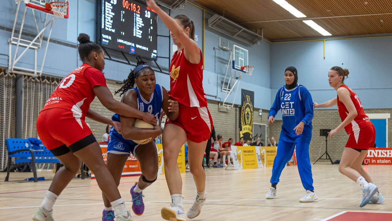 TopKip Lions wint overtuigend eerste wedstrijd halve finale